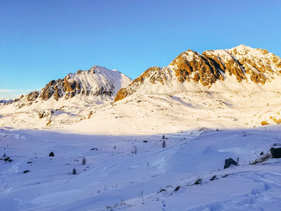 Snow-covered peaks above Isola 2000
